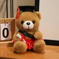 Ours en peluche de remise des diplômes marron avec toque et écharpe de félicitations - Ours Brun Foncé-Vêtements Rouges / 18cm