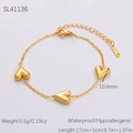 Pulsera de corazón bañada en oro de 18K minimalista con tres dijes pulidos y cierre - SL41136-Corazón Saturado
