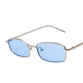 Gafas de sol cuadradas de metal con lentes azul claro y montura plateada elegante - Montura de Plata Lente Azul