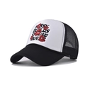 Casquette de baseball en mesh à couronne haute avec broderie lèvres rouges et contraste - Réglable / Noir & Blanc