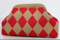 Pochette in maglia con motivo a rombi rosso e beige e chiusura con cornice - Borsa a mano in maglia / Modello Argyle rosso e giallo