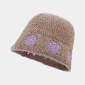Cappello a secchiello kaki all'uncinetto con fiori viola fatti a mano e bordi retrò - Taglia unica / Cachi