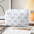 Beauty case trapuntato bianco con motivo a fiocchi blu e cerniera blu - Medio / Bianco Con Fiocco Blu (Medio)