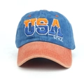 Detalle del bordado 3D USA STYLE en gorra de béisbol de contraste azul y rojo - Azul Denim & Naranja (Azul)