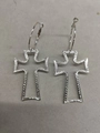 Orecchini a cerchio con ciondolo a croce cava e trama pieghettata in stile moda vintage - Argento - Cerchio Grande