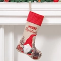 Calcetín de Navidad de lino con gnomo rojo y texto colgado en una chimenea blanca moderna - Rudolph Rojo Estilo A (Cuadros)