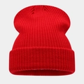 Vue détaillée du bonnet en maille côtelée rouge montrant la texture épaisse et le revers - 218# Rouge Vif