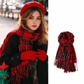 Ensemble d'hiver avec écharpe à carreaux rouges, gants tricotés et béret pour Noël - Nouveau Carreaux Rouges