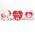 Driedelige hartvormige houten borden voor Valentijnsdag met bloemmotieven en houders - Stijl B-LOVE/Happy Valentine's Day (Set van 3)