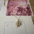 Collier double rang doré à trombone avec pendentif lettre B serti de cristaux brillants - Lettre B