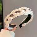 Cerchietto intrecciato a mano in raso crema con strass e perle eleganti per le donne - Bianco Sporco