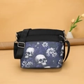 Borsa a tracolla gotica con stampa teschi e fiori e scomparti con cerniera - Blu