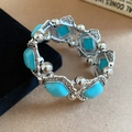 Boho-Armband mit elastischem Band, Rauten-Türkissteinen und silbernen Metallperlen - Silber Blau