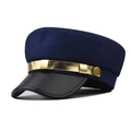 Vue détaillée de la casquette plate bleu marine avec visière en cuir noir et liseré doré - M (56-58cm) / Bleu marine avec bordure dorée
