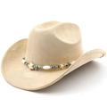 Dettaglio cappello da cowboy in camoscio con perline turchesi e ciondoli a stella marina - Cammello Chiaro