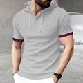 T-shirt da uomo grigio chiaro con cappuccio, polsini a quadri e tessuto dalla trama a nido d'ape - S / Grigio