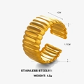 Verstelbare 18K vergulde roestvrijstalen chunky croissant ring met getextureerde afwerking - Goud