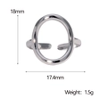 Minimalistischer silberner offener Ring mit hohlem ovalem Design und 1,5 g leichtem Bau - Stahlfarbe