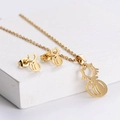 Set gioielli con collana con ciondolo a gatto e orecchini a lobo dorati su vassoio - Set di gioielli a forma di gatto / Oro