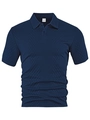Detailopname van de donkerblauwe poloshirt met een getextureerde ruitvormige jacquard - S / Marineblauw