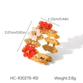 Dettaglio anello in acciaio con fiori di perline che mostra l'altezza 1,12cm e peso 3,8g - Rosso (HC-R30278-RD)