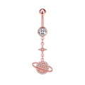 Dettaglio di un piercing all'ombelico in oro rosa con pendenti a stella e saturno - Oro Rosa Stella Pianeta Pendente