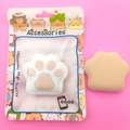 Piumino per cipria a forma di zampa di gatto in Rubycell, variante bianco e rosa - Borsa per Cartoni Animati Zampa di Gatto Beige