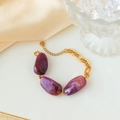Fashionable gold chain bracelet with irregular purple resin stone beads and logo tag - Stainless Steel Marble Pattern Bracelet / Purple