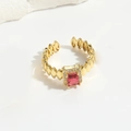 Bague ouverte dorée vintage française avec pierre rouge rectangulaire et diamants - Zircon Rouge