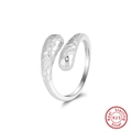 Verstelbare S925 sterling zilveren ring met gehamerde textuur en gelaagd ontwerp - Platina / Zilver