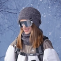 Dunkelgraue grob gestrickte Beanie und passendes Nackenwärmer-Set mit Skibrille - Dunkelgrau