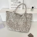 Sac fourre-tout argenté à motif léopard avec grande capacité et bandoulières - Bandoulière Fine Léopard Gris Argenté