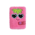 Dettaglio del taccuino in peluche rosa con design a fragola e occhiali da sole a cuore - Fragola Fucsia