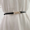 Sottile cintura vintage in pelle nera con fibbia in metallo su vestito bianco donna - Nero Con Fibbia a Incastro