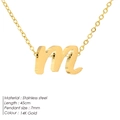 Goldene Edelstahlkette mit einem kleinen 'm' Buchstaben-Anhänger für Damen - Kleinbuchstabe m / Gold