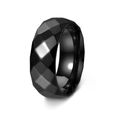 Makroaufnahme eines 8mm facettierten schwarzen Rings mit polierter Innenseite - US 7 / Schwarz
