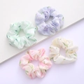 Vierer-Set florale Chiffon-Haargummis in Pastellfarben auf minimalistischem Grund - Lila