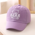 Lila Kinder Baseballkappe mit süßer weißer Bärenstickerei und BEAR-Schriftzug Design - Lila (Bear)