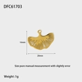 Ciondolo foglia ginkgo dorato 20x16mm con texture venate traforate e anello di aggancio - DFC61703-Ciondolo Foglia di Ginkgo Dorata