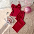 Ensemble de pyjama en soie glacée rouge foncé avec caraco et pantalon long en satin - Rouge