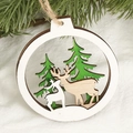 Decorazione natalizia in legno intagliato con cervo bianco e alberi verdi su spago - Stile 1-Renna e Pino (Bianco/Verde)