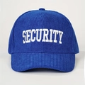 Detail der weißen SECURITY-Stickerei auf dunkelblauer Cord-Baseballkappe-Textur - Königsblau