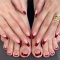 Set manicure francese mani e piedi in rosa nudo e rosso scuro forma a bara - Stile Color Block Francese Rosa Nude e Rosso Scuro (Serie 01)