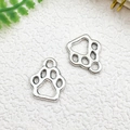 Colgantes de huella plateados para pulseras de bricolaje y collares artesanales - Huella de Pata Pequeña Hueca (10x13mm)