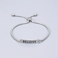 Silbernes Edelstahl-Armband mit BELIEVE-Gravur und verstellbarem Kordelzug - Silber-BELIEVE