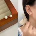 Minimalist s925 silver stud earrings featuring round white natural freshwater pearls - 7-8mm / Orange Pink