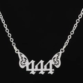 Collier ailes d'ange en acier inoxydable argenté avec pendentif numéro gothique 444 - 444 / Acier