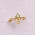 Elegant gold flower ring with square green gemstone and hanging zircon pendant charm - Square Green Gemstone with Dangle Pendant Style (金色19)