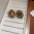 Dettaglio degli orecchini vintage con pietra occhio di tigre ovale e bordi dorati - Stile Ovale Marrone Vintage Retro (10#)