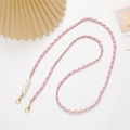 Detail of purple woven leather and gold metal chain strap with elegant pearl accents - Crossbody Chain / Purple (K2227)